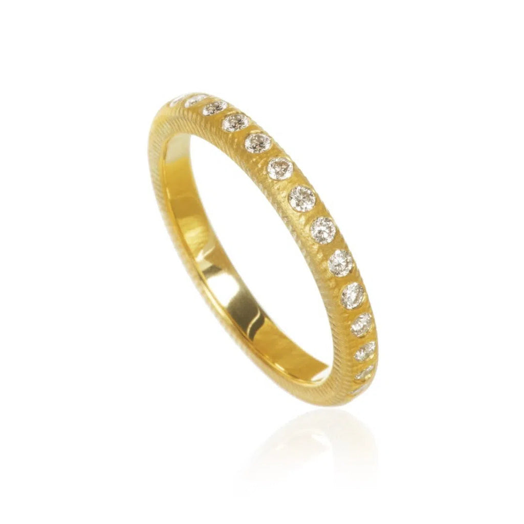 Curve ring med 16 brillanter 2,5mm