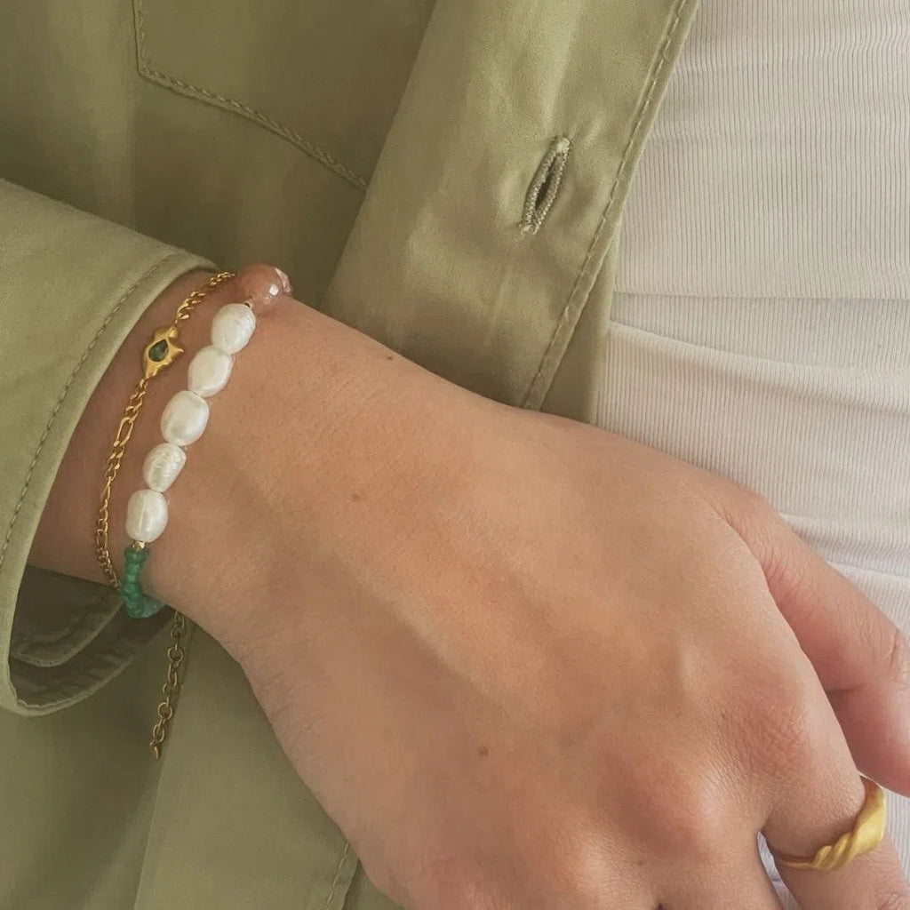 POWDER FALL BRACELET WITH STONES AND PEARLS AND PINE GREEN RIBBON